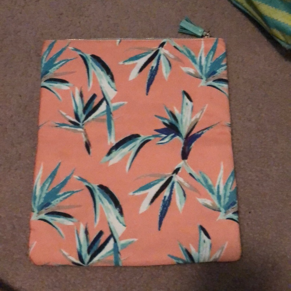 Handbag - Picture 2 of 6